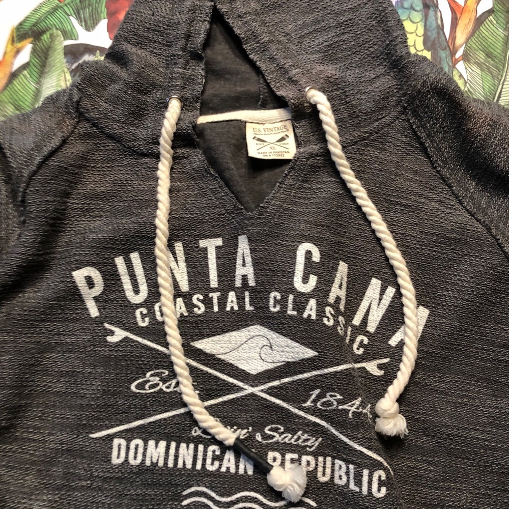 Punta Cana Coastal Classic Men's Black Pullover Hoodie
